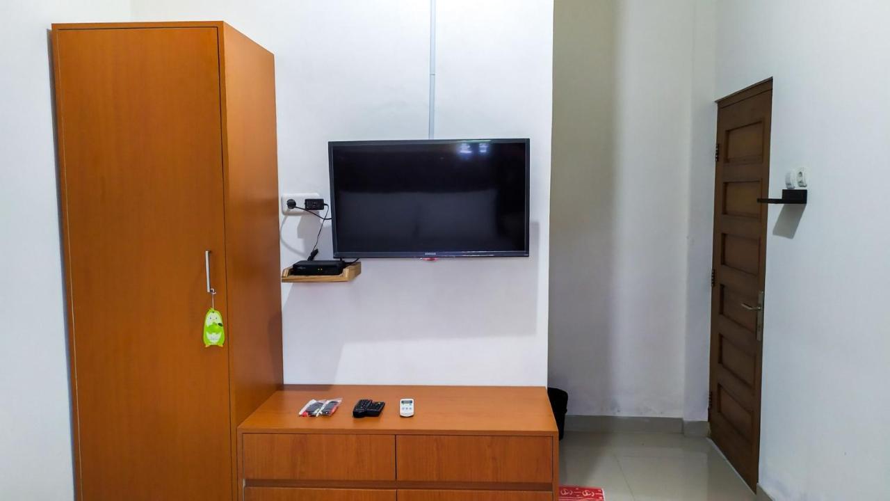 Omah Leren Mitra Reddoorz Near Gembiraloka Zoo Yogyakarta Hotel ภายนอก รูปภาพ