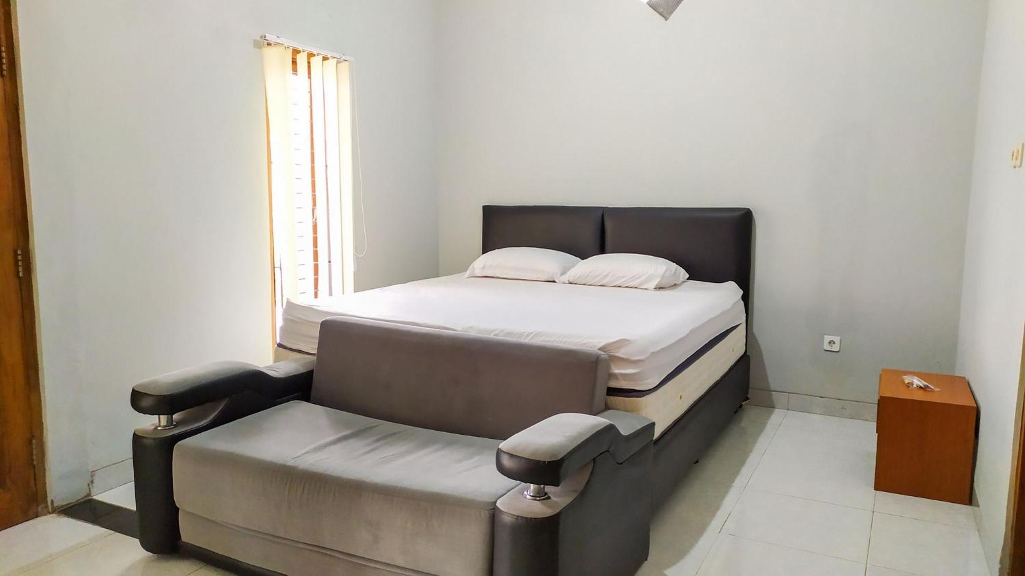Omah Leren Mitra Reddoorz Near Gembiraloka Zoo Yogyakarta Hotel ภายนอก รูปภาพ