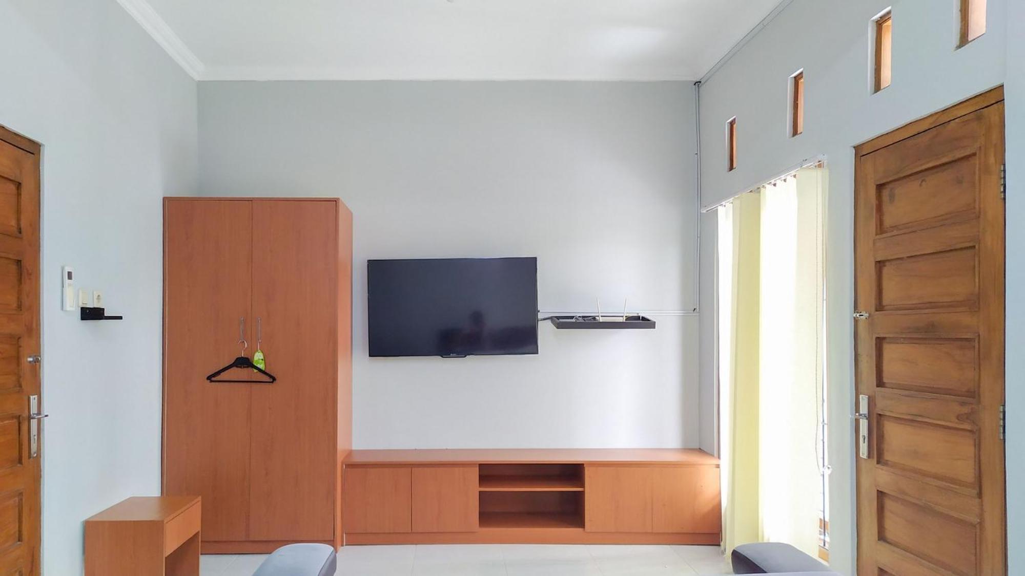 Omah Leren Mitra Reddoorz Near Gembiraloka Zoo Yogyakarta Hotel ภายนอก รูปภาพ